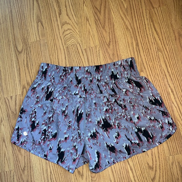 Lululemon shorts - Picture 1 of 3